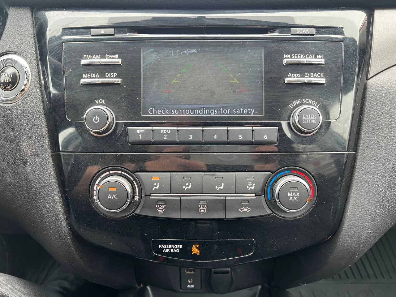 2015 Nissan Rogue SV**AWD**CERTIFIÉ Par la SAAQ**TOIT PANORAMIQUE**CAMERA DE RECULE**SIEGES CHAUFFANTS** Image principale