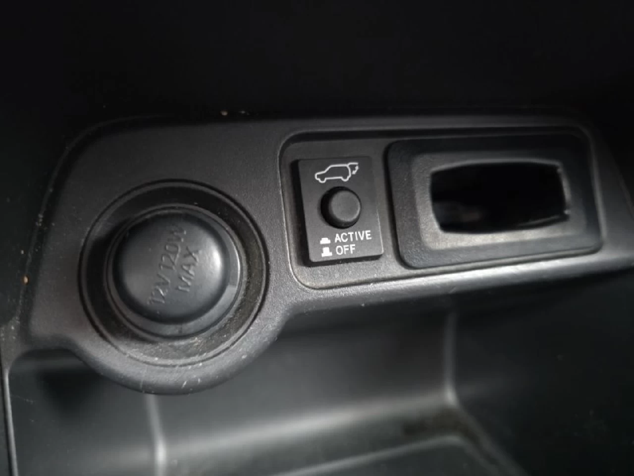 2015 Mitsubishi Outlander **GT**JAMAIS ACCIDENTEE**7 PASSAGERS**CUIR**NAVI**CAMERA DE RECUL**SIEGES CHAIFFANTS**MAGS** Image principale