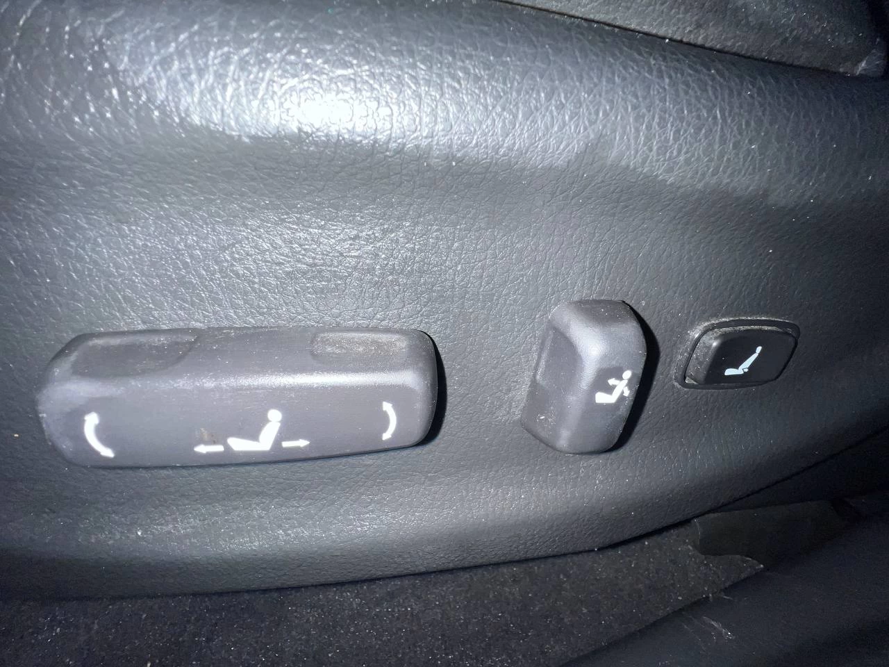 2014 Kia Sorento SX**JAMAIS ACCIDENTEE**AWD**TOIT OUVRANT PANAROMIQUE**CAMERA DE RECULE**NAVI**SIEGES EN CUIR**SIEGES CHAUFFANTS AVANT ET ARRIERE**SiÈge VentilÉ**VOLANT CHAUFFANT**Alerte d’angle mort** Main Image