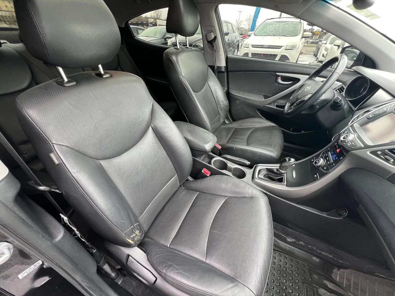 2015 Hyundai Elantra Limited**SAAQ CERTIFIEE**Toit Ouvrant**CamÉra de Recul**SIEGES EN CUIR**Navigation**SIEGES CHAUFFANTS Avant et ArriÈre**DÉmarrage À distance**MAGS** Image principale