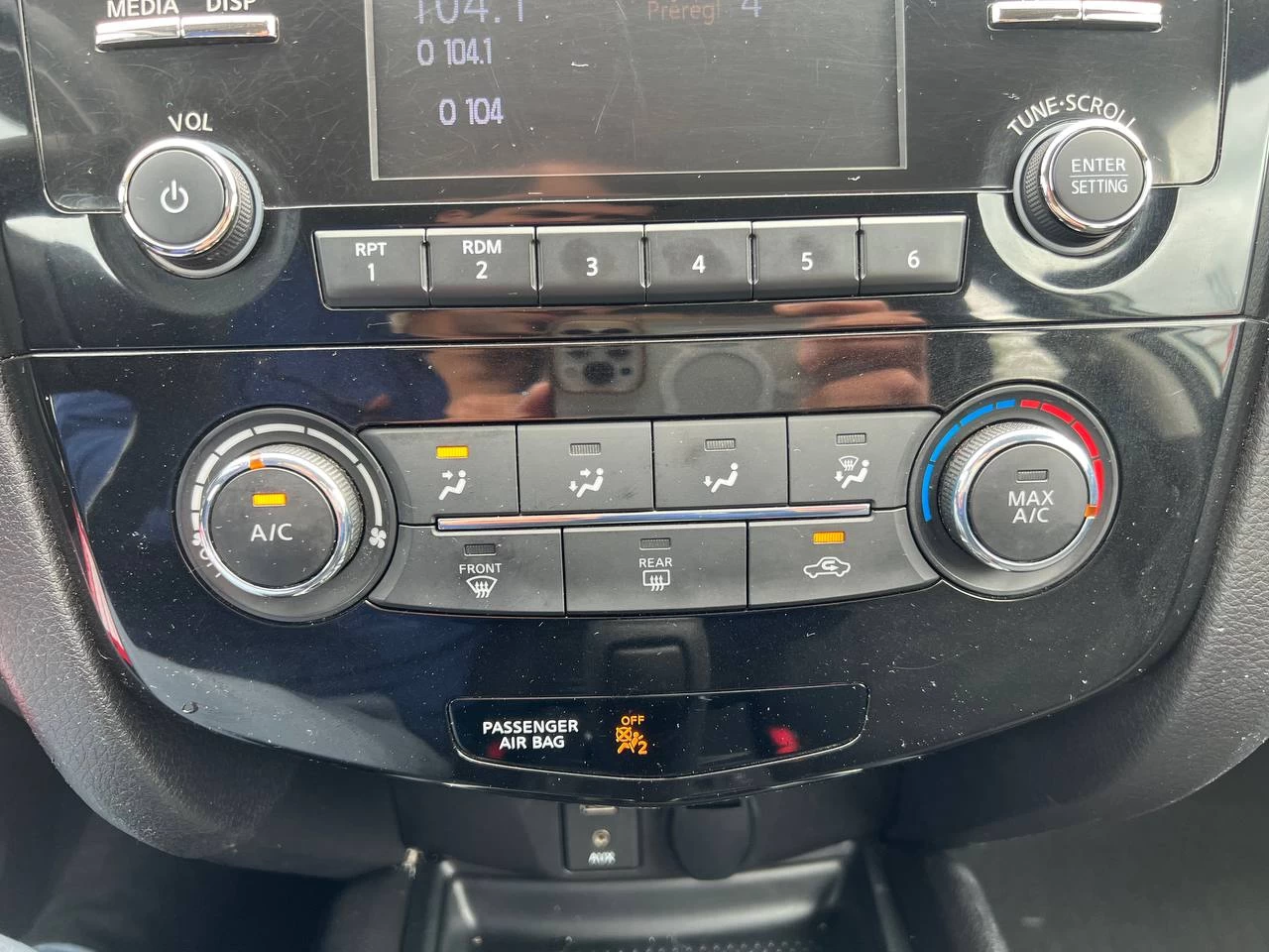 2015 Nissan Rogue SV**Jamais accidentÉ**CAMERA DE RECULE**SIEGES CHAUFFNATS** Image principale