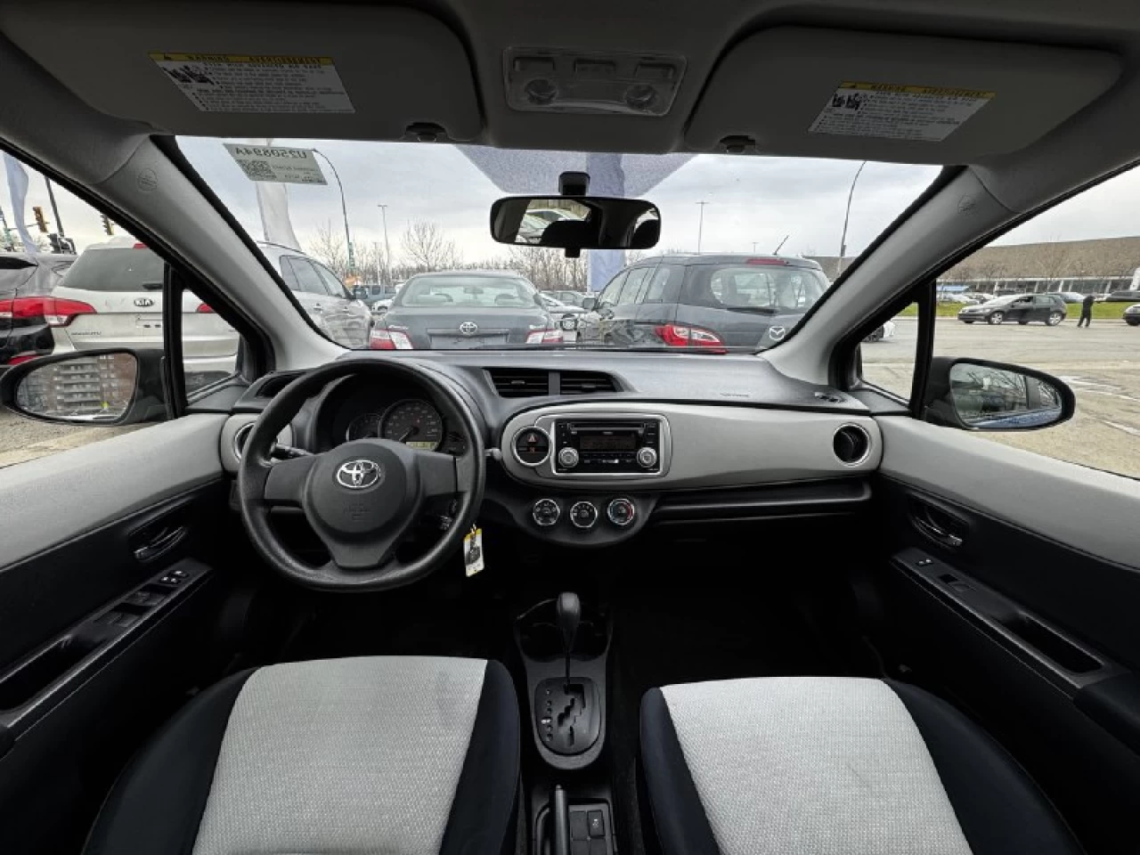 2012 Toyota Yaris LE**BAS KILOMETRAGE** Image principale