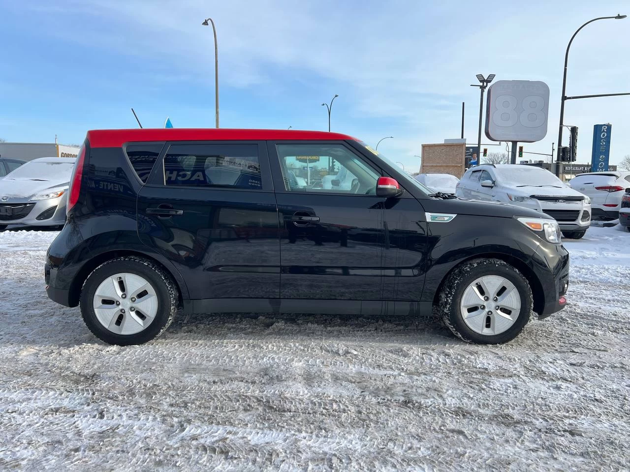 2016 Kia Soul EV Luxury**Jamais Accidentee**NAVIGATION**CUIR**SIEGES CHAUFFANTS AVANT ET ARRIERE**SIEGES FROIDS**VOLANT CHAUFFANT**MAGS** Main Image