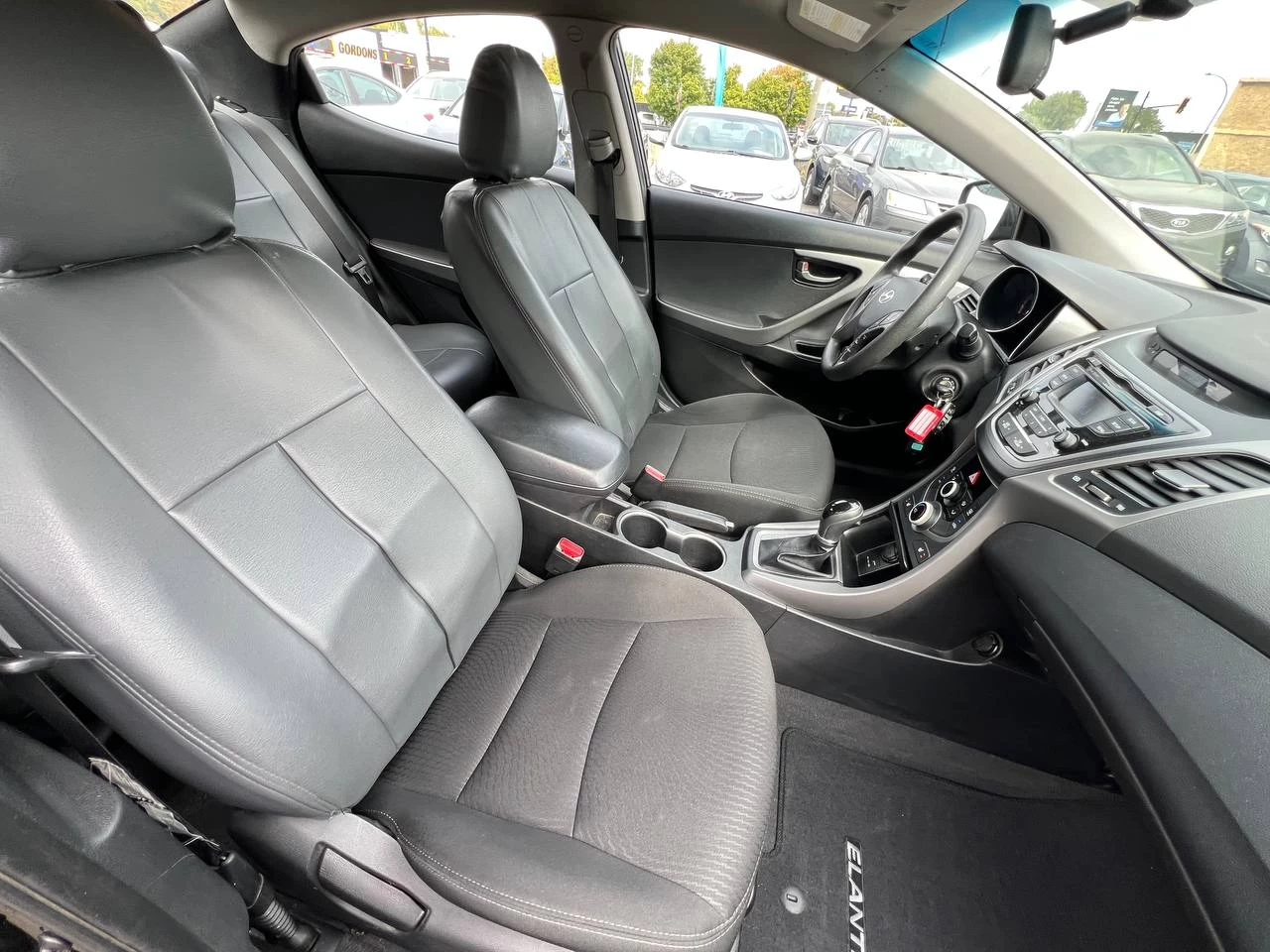 2015 Hyundai Elantra GL**SIEGES CHAUFFANTS** Image principale