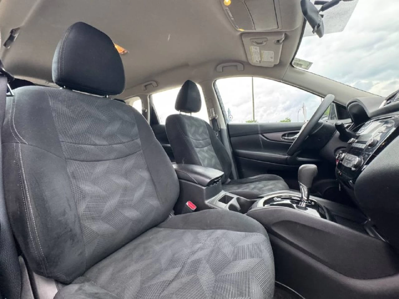 2016 Nissan Rogue S AWD **CAMERA DE RECUL**MODE ECO** Financement 1Ère, 2e et 3e chance !! 100% ApprouvÉ Image principale