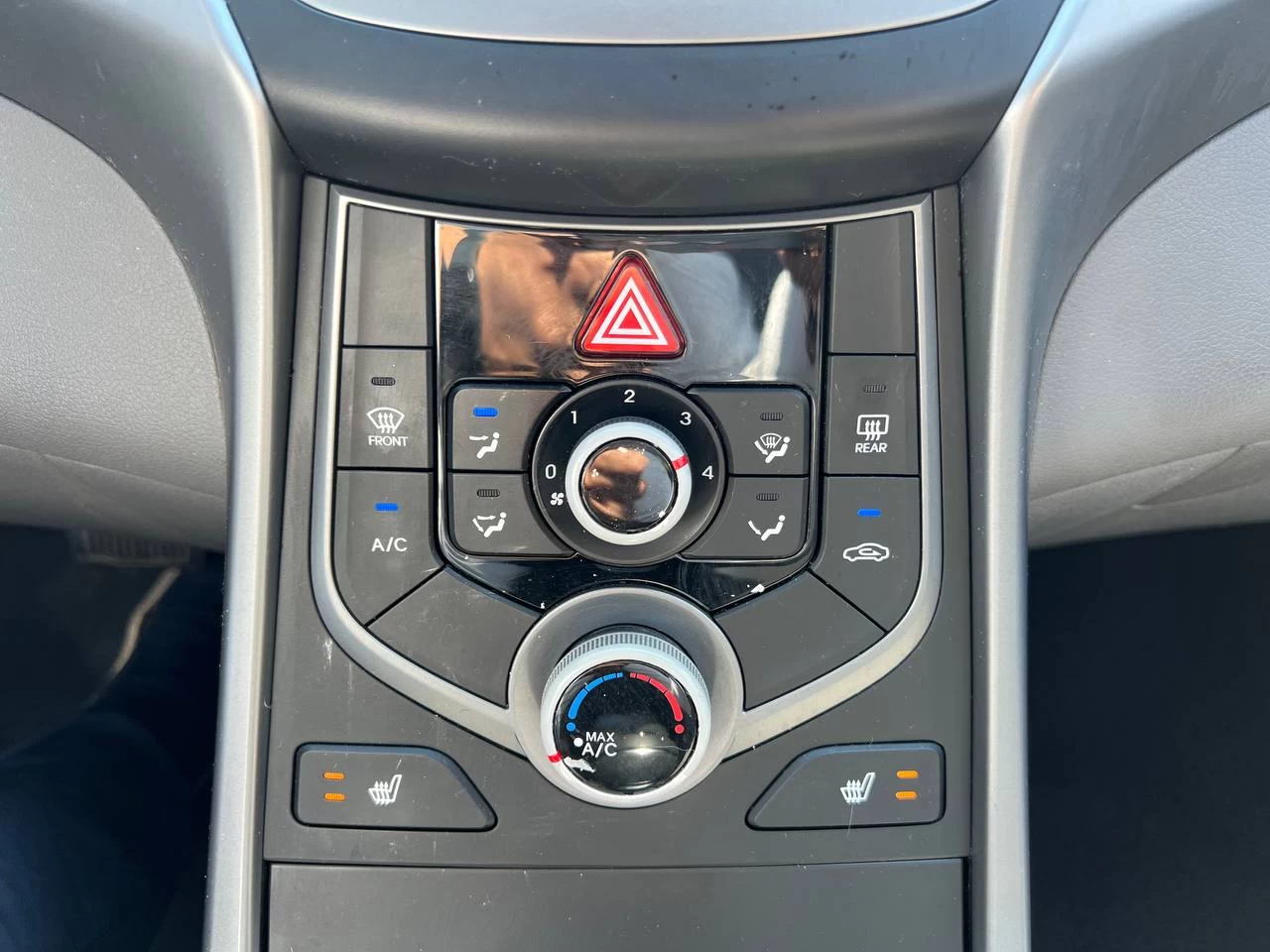 2014 Hyundai Elantra GL**SAAQ CERTIFIEE**SIEGES CHAUFFANTS** Image principale