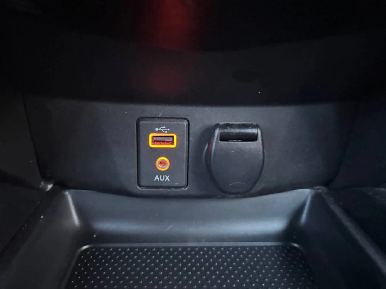 2017 Nissan Rogue SV**Jamais Accidente**CAMERA DE RECULE**SIEGES CHAUFFNATS** Main Image