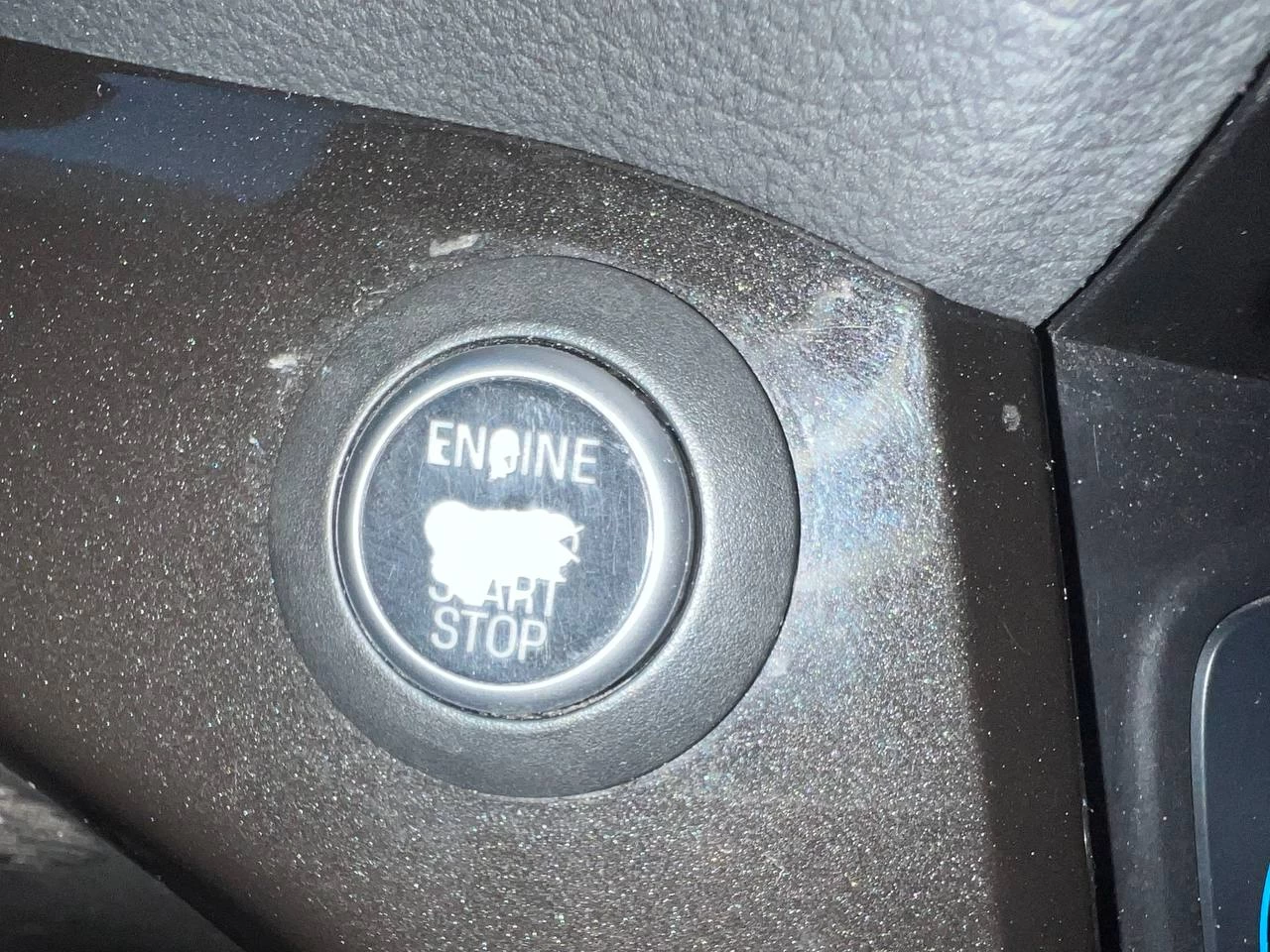 2017 Ford Escape Titanium**AWD**JAMAIS ACCIDENTEE**SAAQ CERTIFIEE**Toit Ouvrant Panoramique**ANGLE MORT**CamÉra de Recul**SIEGES EN CUIR**Navigation**SIEGES CHAUFFANTS**VOLANT CHAUFFANT**dÉmarrage À distance**MAGS** Image principale