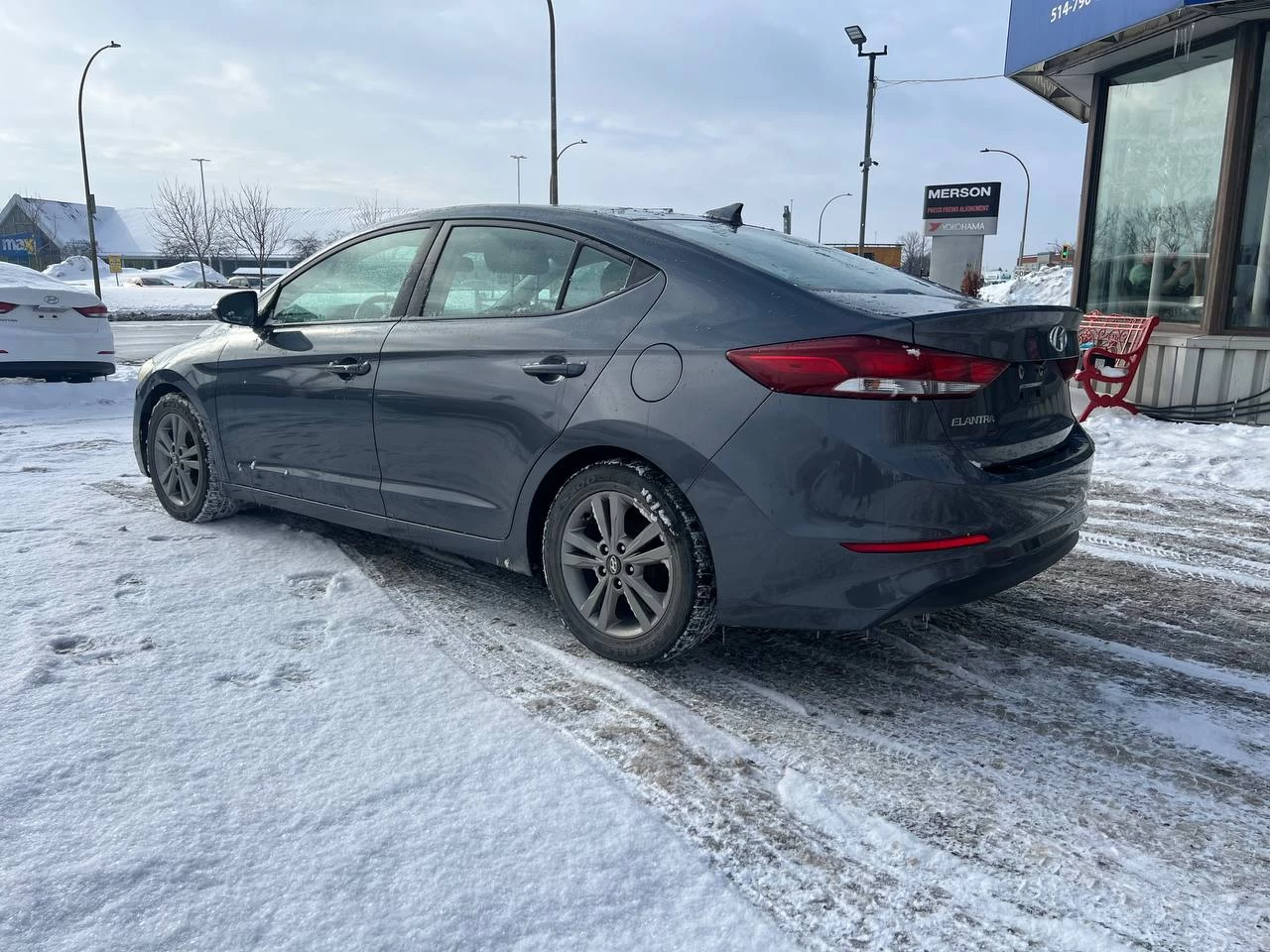 2017 Hyundai Elantra GL**CAR PLAY**CAMERA DE RECULE**SIEGES CHAUFFANTS**VOLANT CHAUFFANTS**ANGLE MORT**MAGS** Image principale