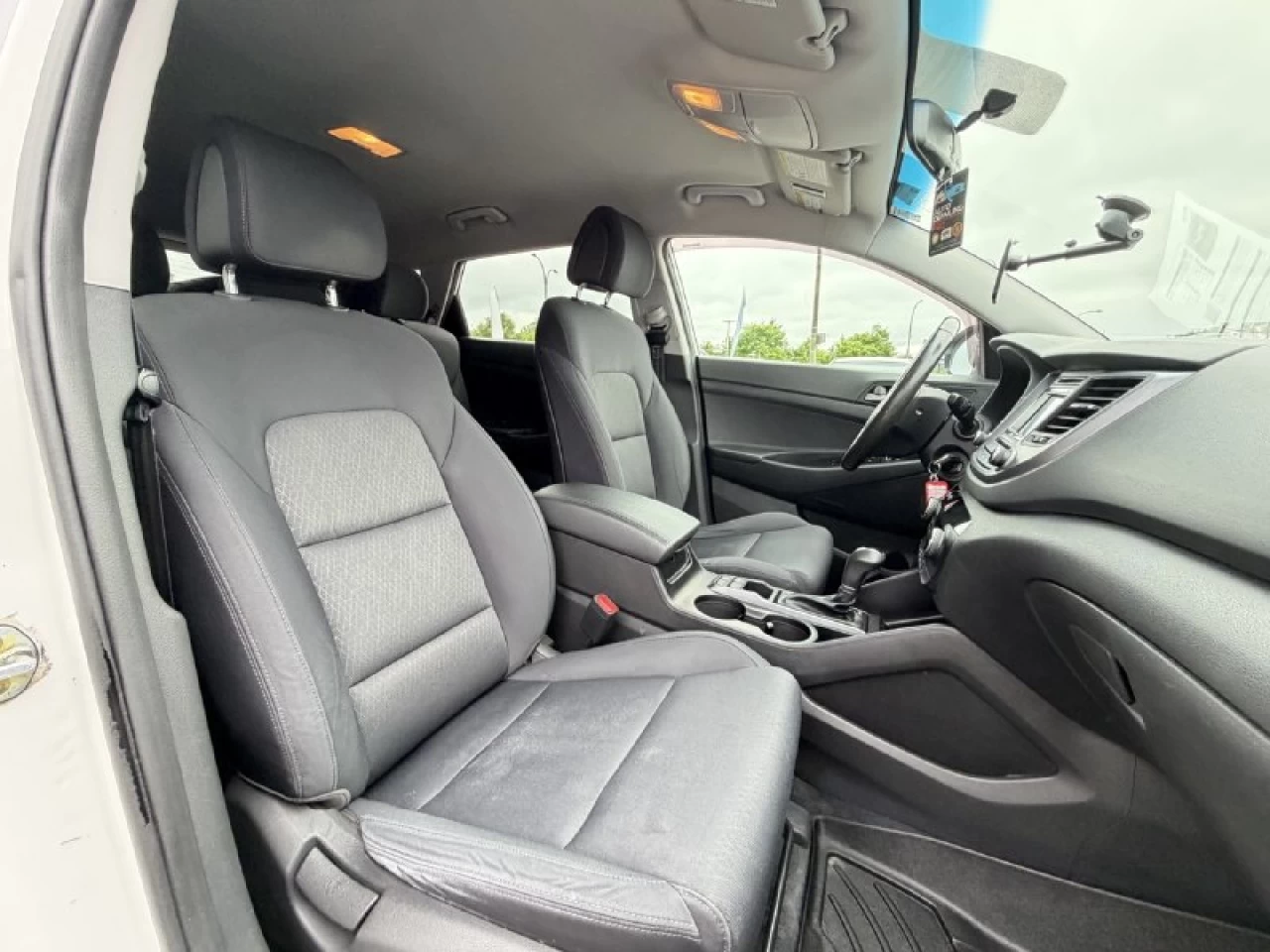 2017 Hyundai Tucson Premium**SAAQ Certifie**CAMERA DE RECUL**ANGLE MORT**SIEGES CHAUFFANTS**Volant Chauffant**MAGS Image principale