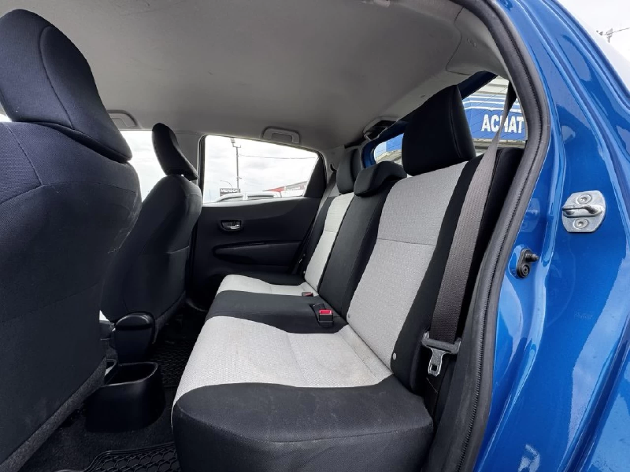 2012 Toyota Yaris LE**BAS KILOMETRAGE** Image principale