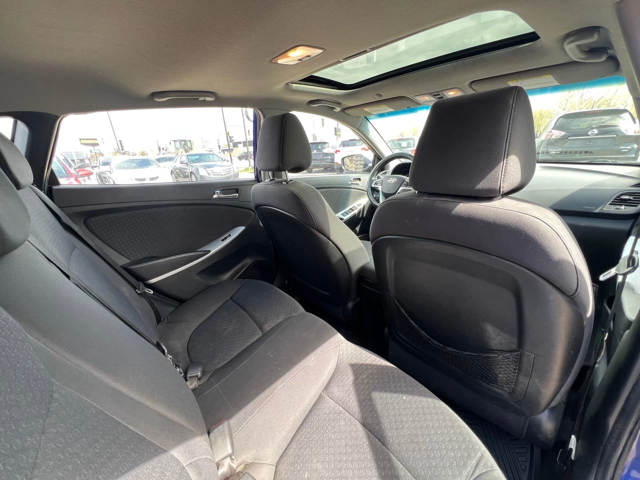 2013 Hyundai Accent GLS**Toit Ouvrant**SIEGES CHAUFFANTS**dÉmarreur a distance** Image principale