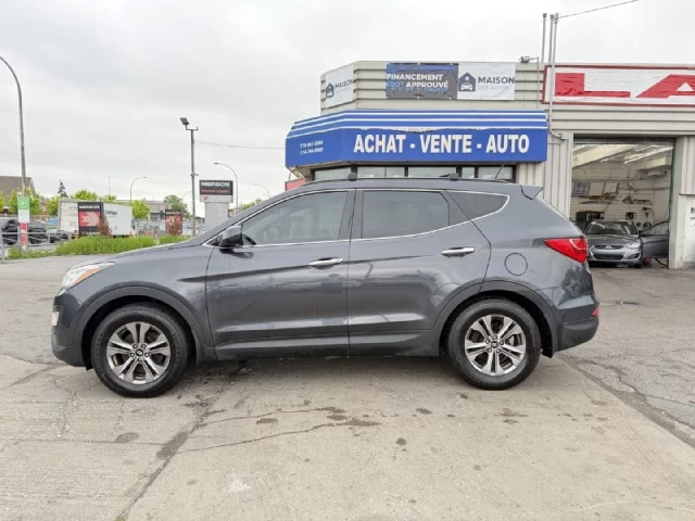 Hyundai Santa Fe Sport JAMAIS ACCIDENTEE**SAAQ CERTIFIEE**UNE SEULE PROPRIO**2.4L**SIEGES CHAUFFANTS**MAGS**EN SPECIAL** 2016