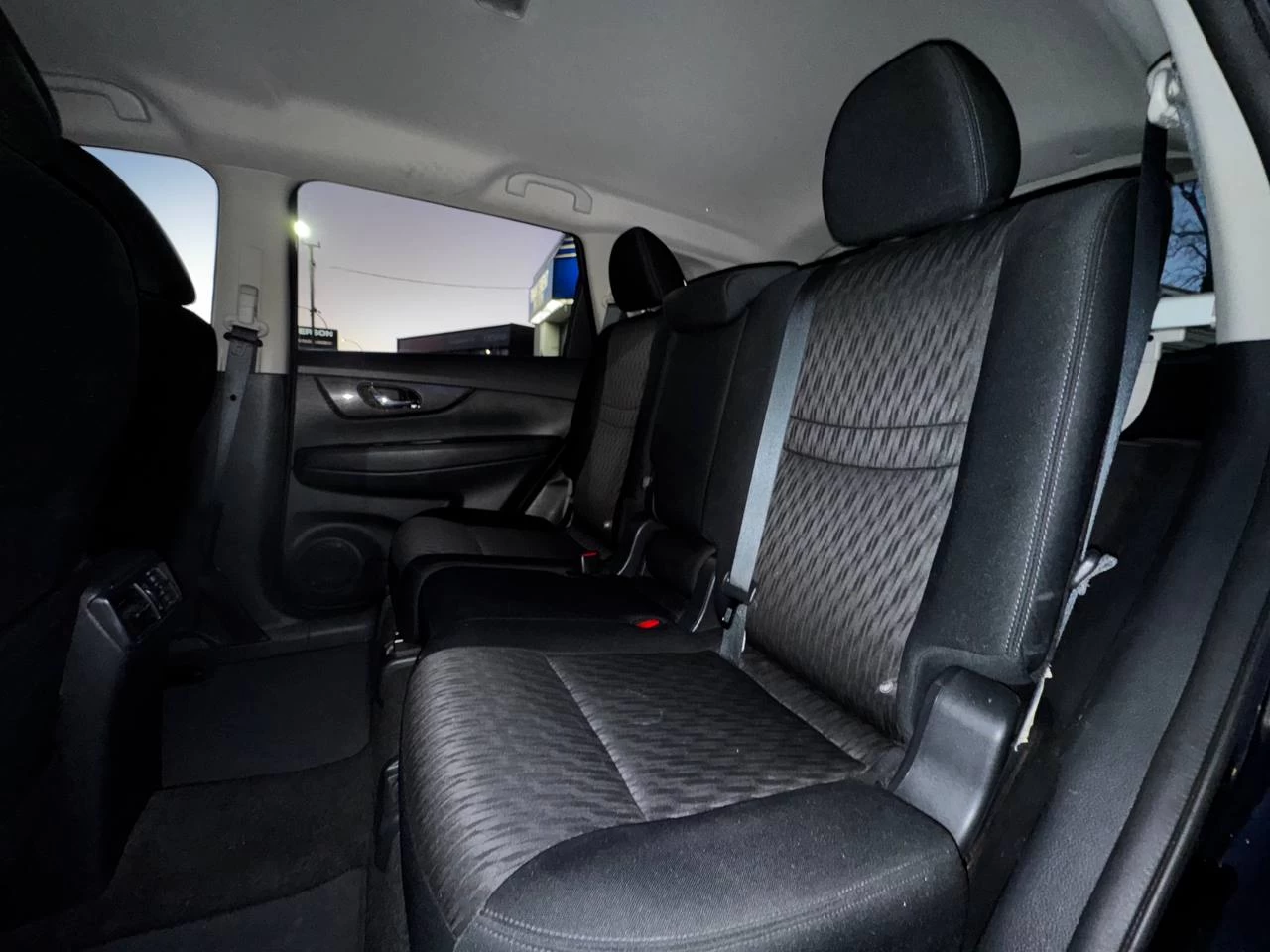 2018 Nissan Rogue **SV**AWD**CAMERA DE RECUL**MAGS**SIEGES CHAUFFANTS** Main Image