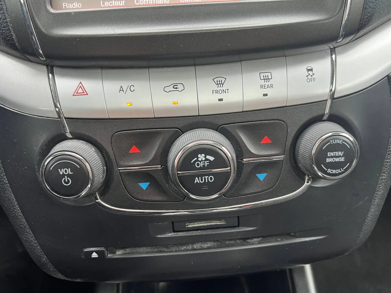 2017 Dodge Journey SXT**TOIT OUVRANT**CAMERA DE RECUL**SIEGES CHAUFFNATS**NAVIGATION**MAGS** Image principale