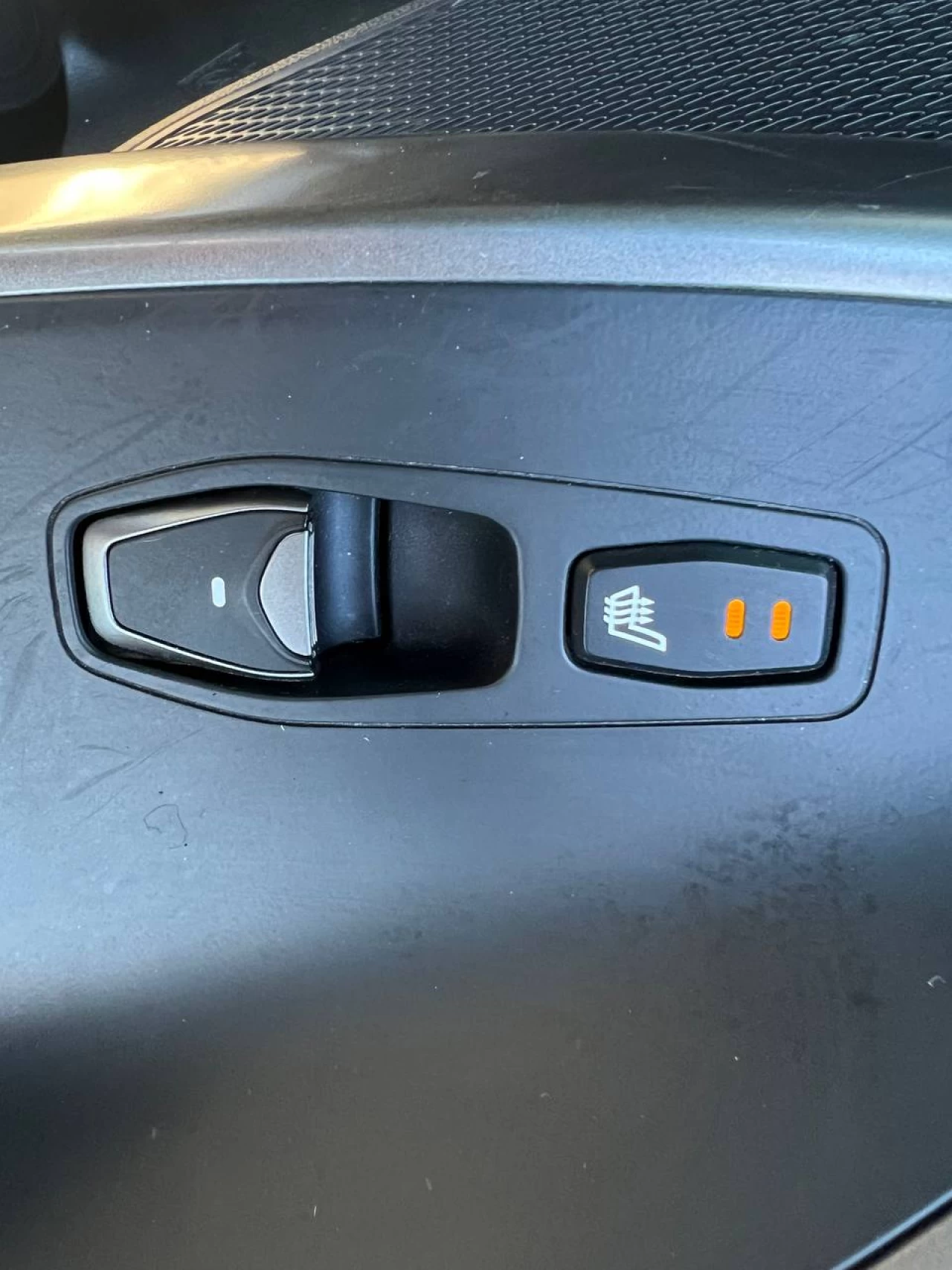 2017 Hyundai Santa Fe Sport Limited**AWD**TOIT OUVRANT PANORAMIQUE**SIEGE EN CUIR**CAMERA DE RECUL**SIEGES CHAUFFNATS AVANT ET ARRIERE**Siege Ventile**Volant Chauffant**Alerte d'angle Mort**MAGS** Image principale