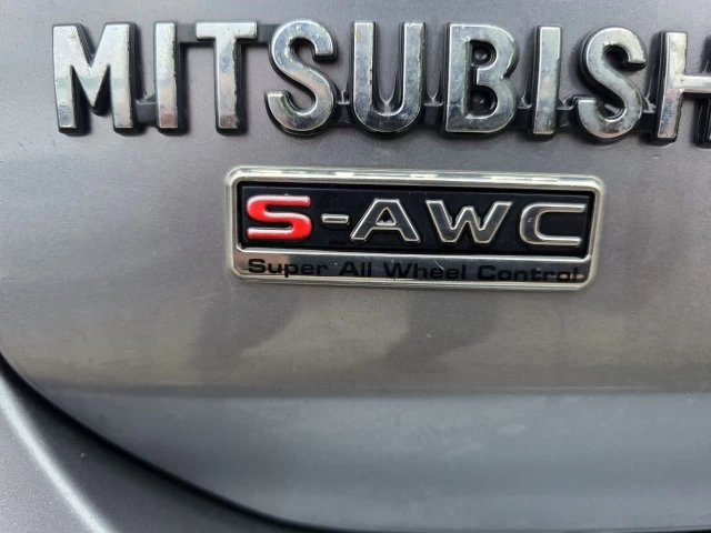 Mitsubishi Outlander **GT**JAMAIS ACCIDENTEE**7 PASSAGERS**CUIR**NAVI**CAMERA DE RECUL**SIEGES CHAIFFANTS**MAGS** 2015