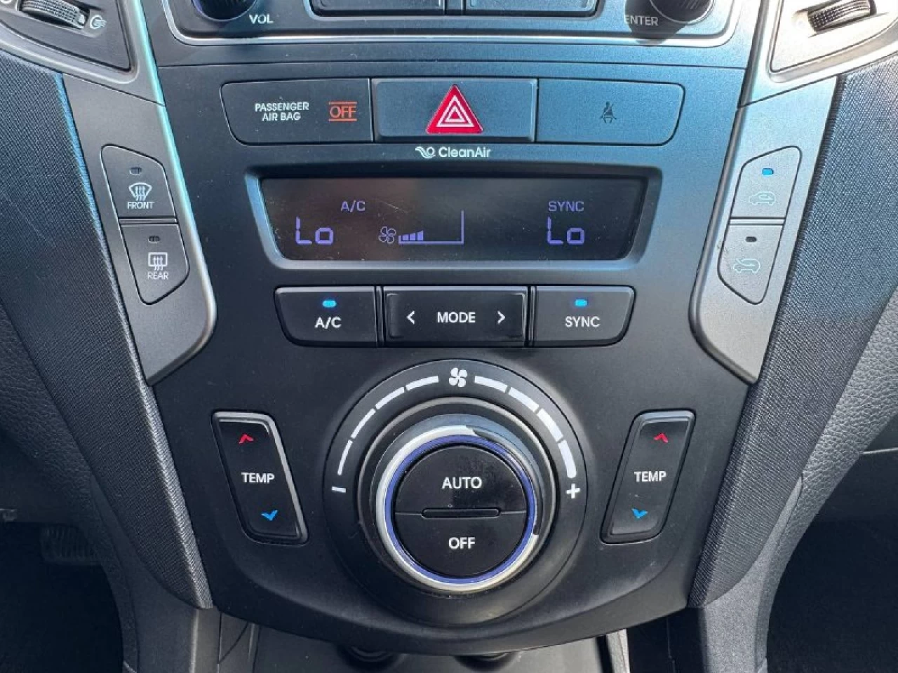 2017 Hyundai Santa Fe Sport SE**AWD**SAAQ CERTIFIEE**TOIT OUVRANT PANORAMIQUE**SIEGE EN CUIR**CAMERA DE RECUL**SIEGES CHAUFFNATS AVANT ET ARRIERE**Volant Chauffant**Alerte d'angle Mort**MAGS** Main Image