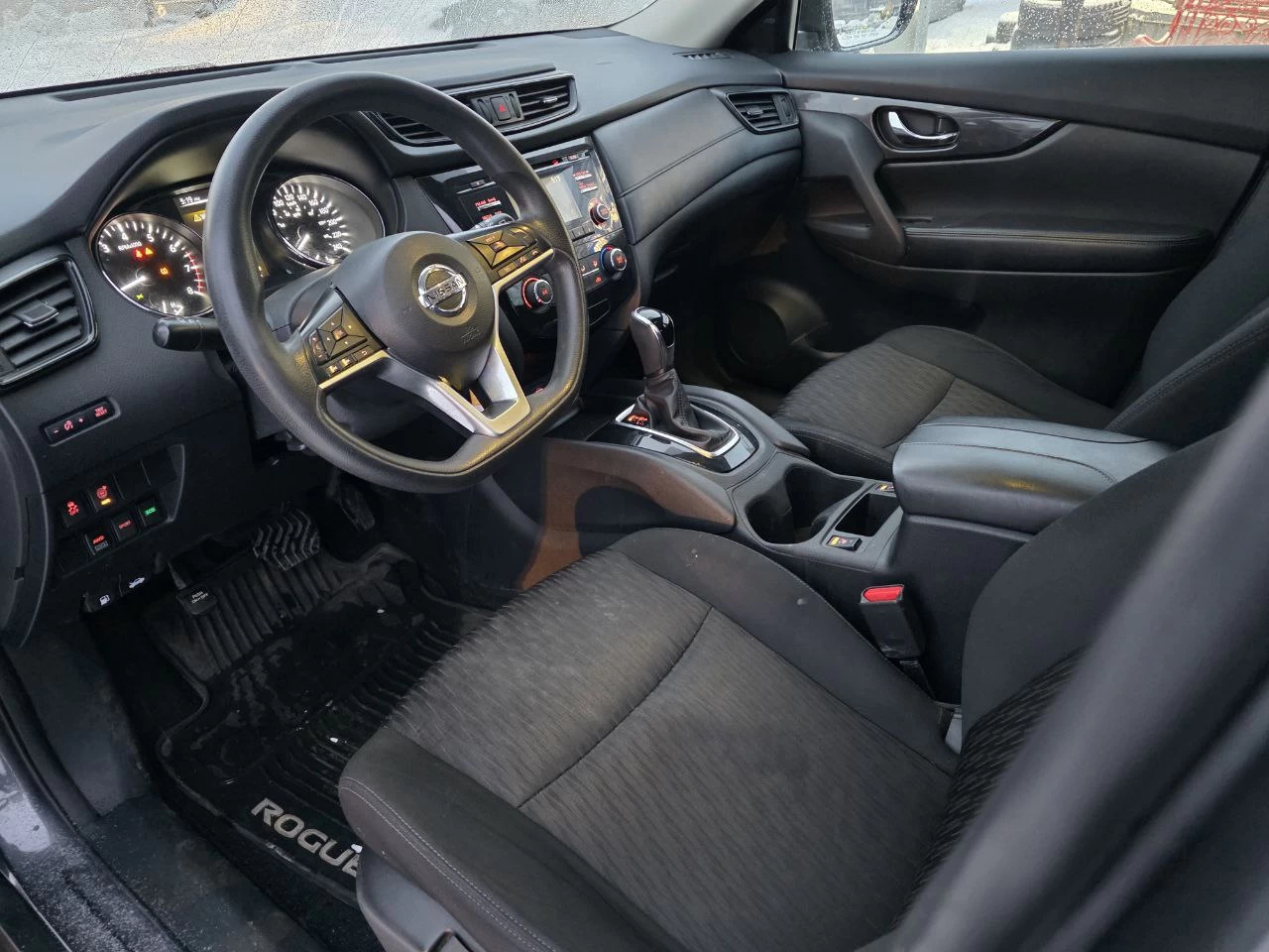 2017 Nissan Rogue S**AWD**CAMERA DE RECULE**SIEGES CHAUFFANTS** Image principale