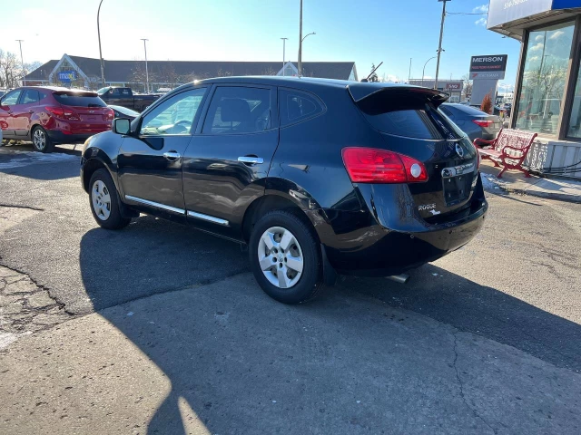 Nissan Rogue S** 2013