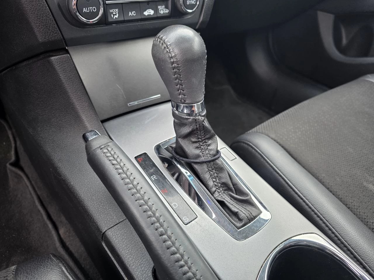 2015 Acura ILX Toit Ouvrant**CAMERA DE RECUL**SIEGES CHAUFFANTS**MAGS** Image principale