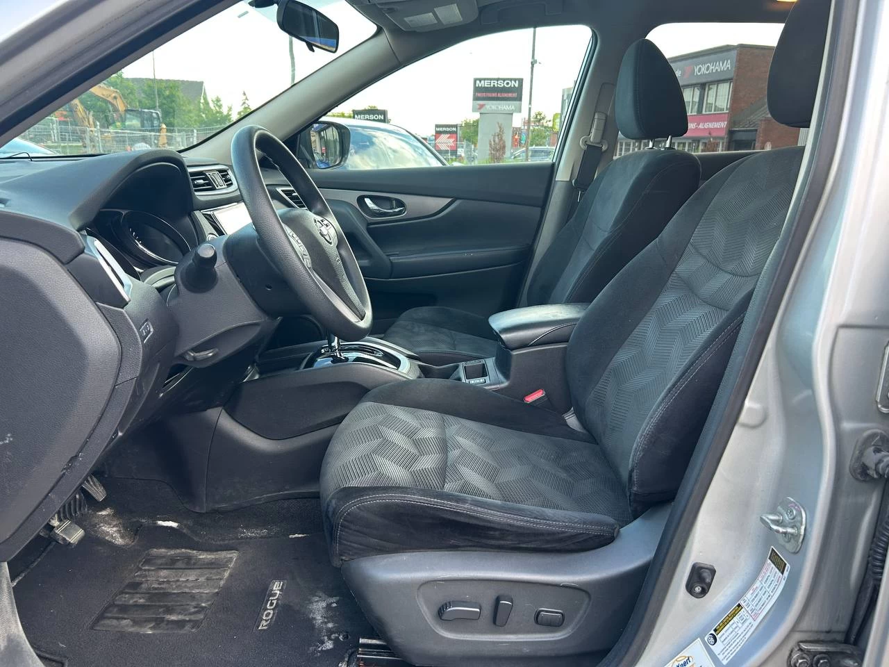 2015 Nissan Rogue SV**AWD**TOIT OUVRANT PANORAMIQUE**CAMERA DE RECULE**SIEGES CHAUFFNATS**Mags** Image principale