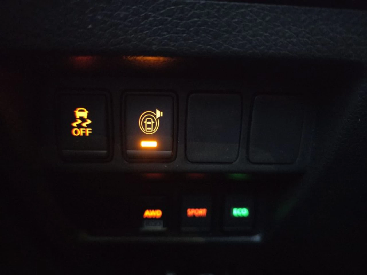 2017 Nissan Rogue S**AWD**CAMERA DE RECULE**SIEGES CHAUFFANTS** Image principale