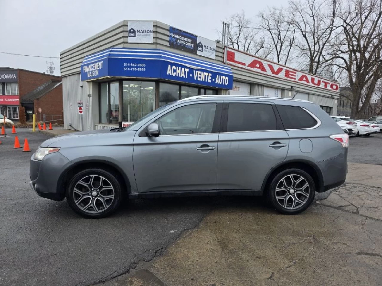 2015 Mitsubishi Outlander **GT**JAMAIS ACCIDENTEE**7 PASSAGERS**CUIR**NAVI**CAMERA DE RECUL**SIEGES CHAIFFANTS**MAGS** Image principale