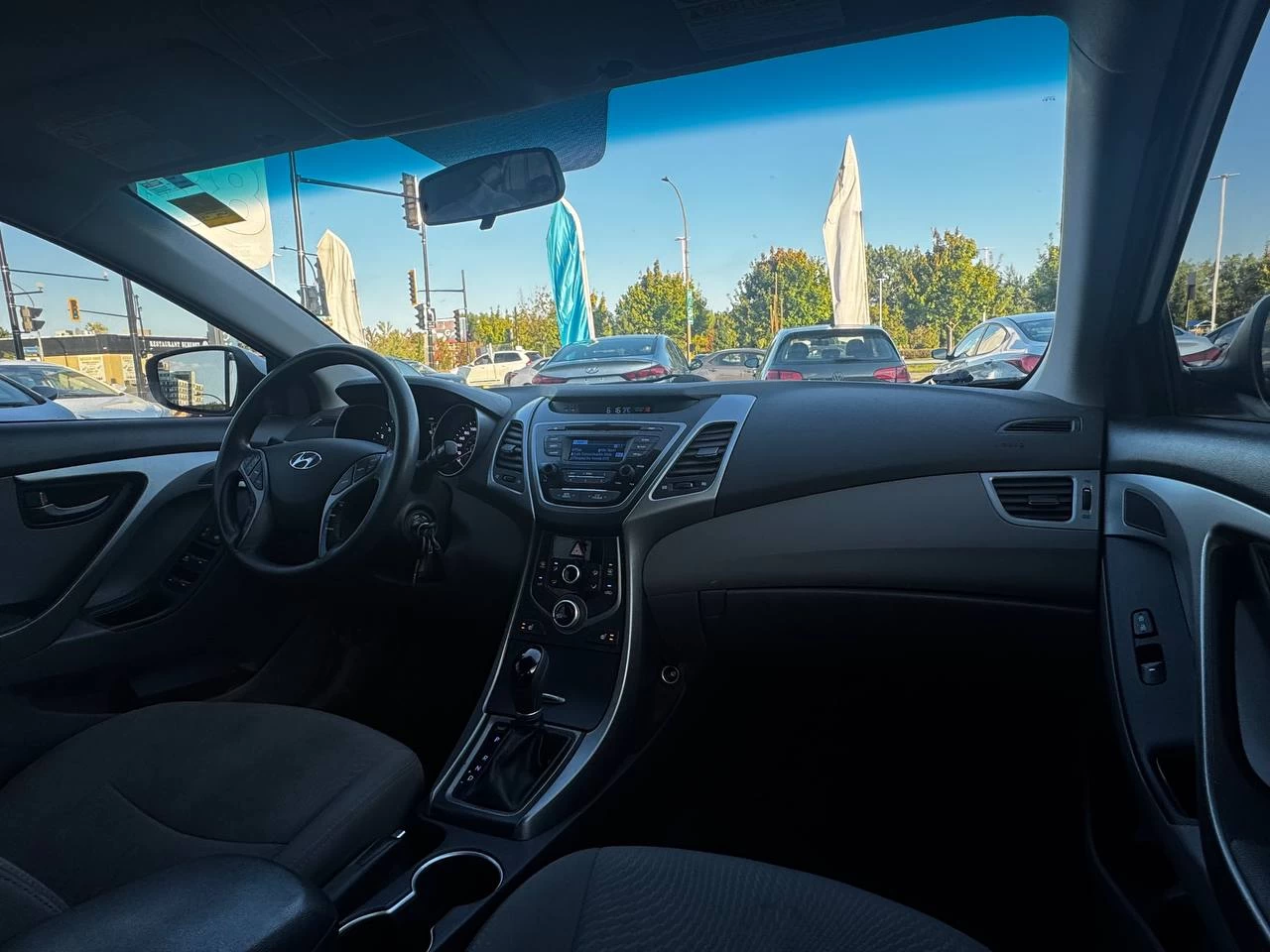 2014 Hyundai Elantra GL**SAAQ CERTIFIEE**SIEGES CHAUFFNATS**BLUETOOTH**BAS KILOMETRAGE** Image principale