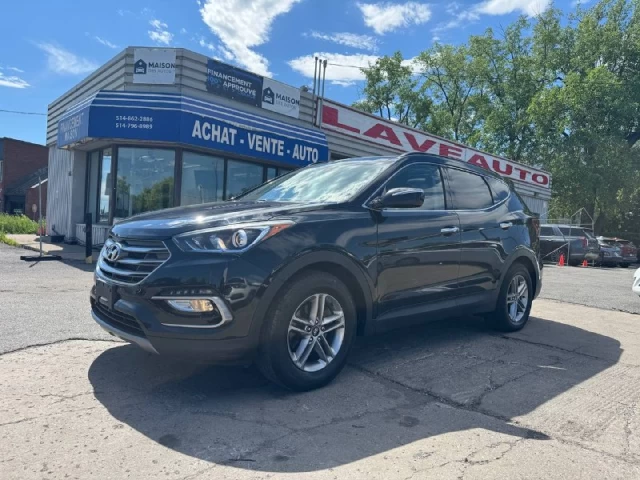 Hyundai Santa Fe Sport SE**AWD**SAAQ CERTIFIEE**TOIT OUVRANT PANORAMIQUE**SIEGE EN CUIR**CAMERA DE RECUL**SIEGES CHAUFFNATS AVANT ET ARRIERE**Volant Chauffant**Alerte d'angle Mort**MAGS** 2017