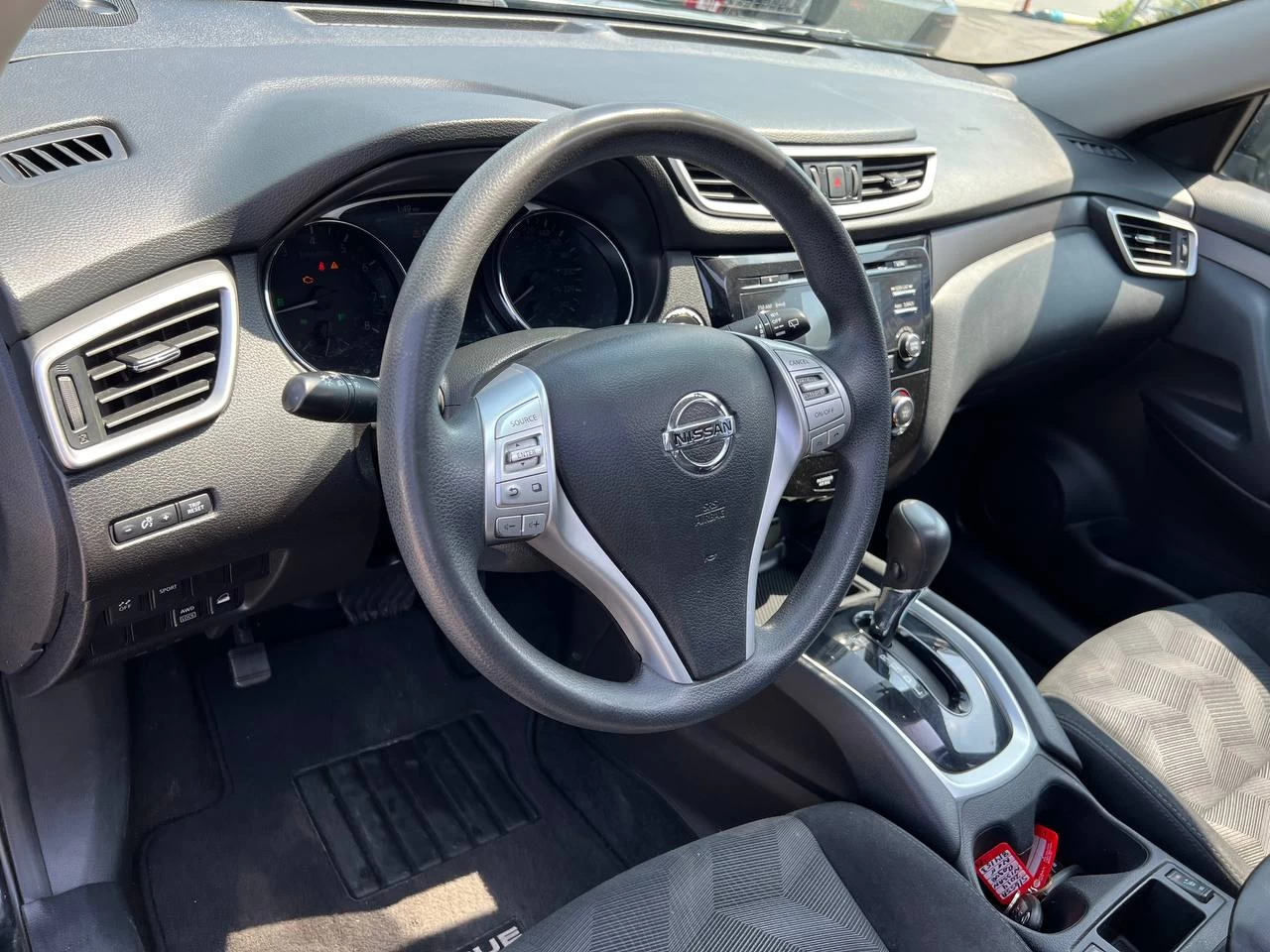 2014 Nissan Rogue SV**AWD**TOIT OUVRANT PANORAMIQUE**CAMERA DE RECULE**SIEGES CHAUFFNATS** Image principale