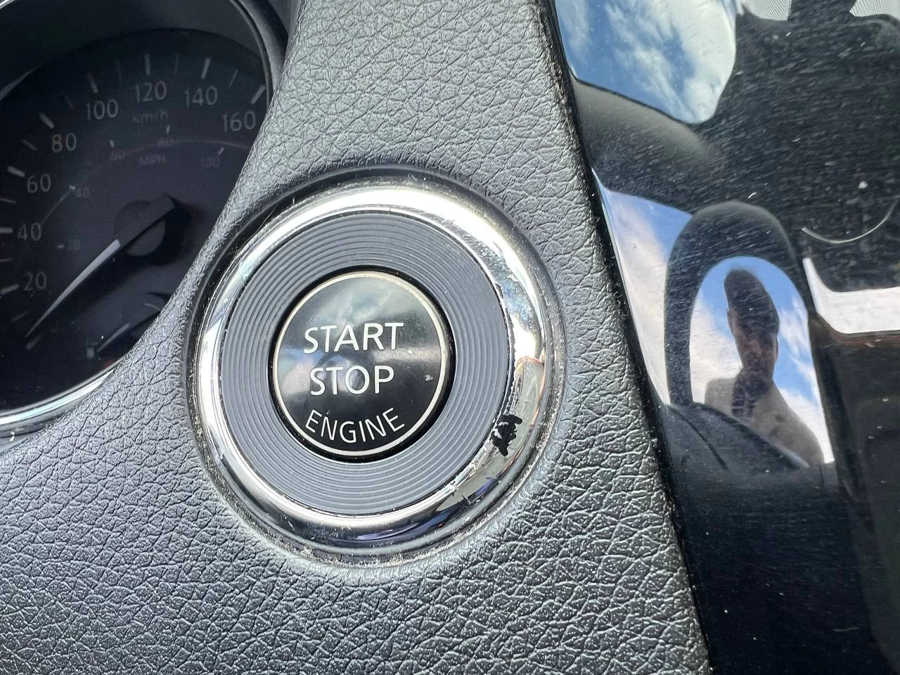 2014 Nissan Rogue SV**AWD**JAMAIS ACCIDENTEE**SAAQ CERTIFIEE**TOIT PANORAMIQUE**CAMERA DE RECUL**SIEGES CHAUFFANTS**MAGS** Image principale