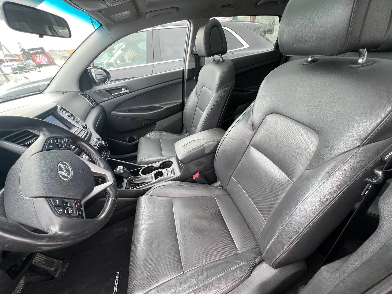 2018 Hyundai Tucson SE**SAAQ CERTIFIEE**CAR PLAY**Toit Ouvrant Panoramique**ANGLE MORT**CamÉra de Recul**SIEGES EN CUIR**SIÈGES CHAUFFANTS AVANT et ARRIERE**VOLANT CHAUFFANT**MAGS** Image principale