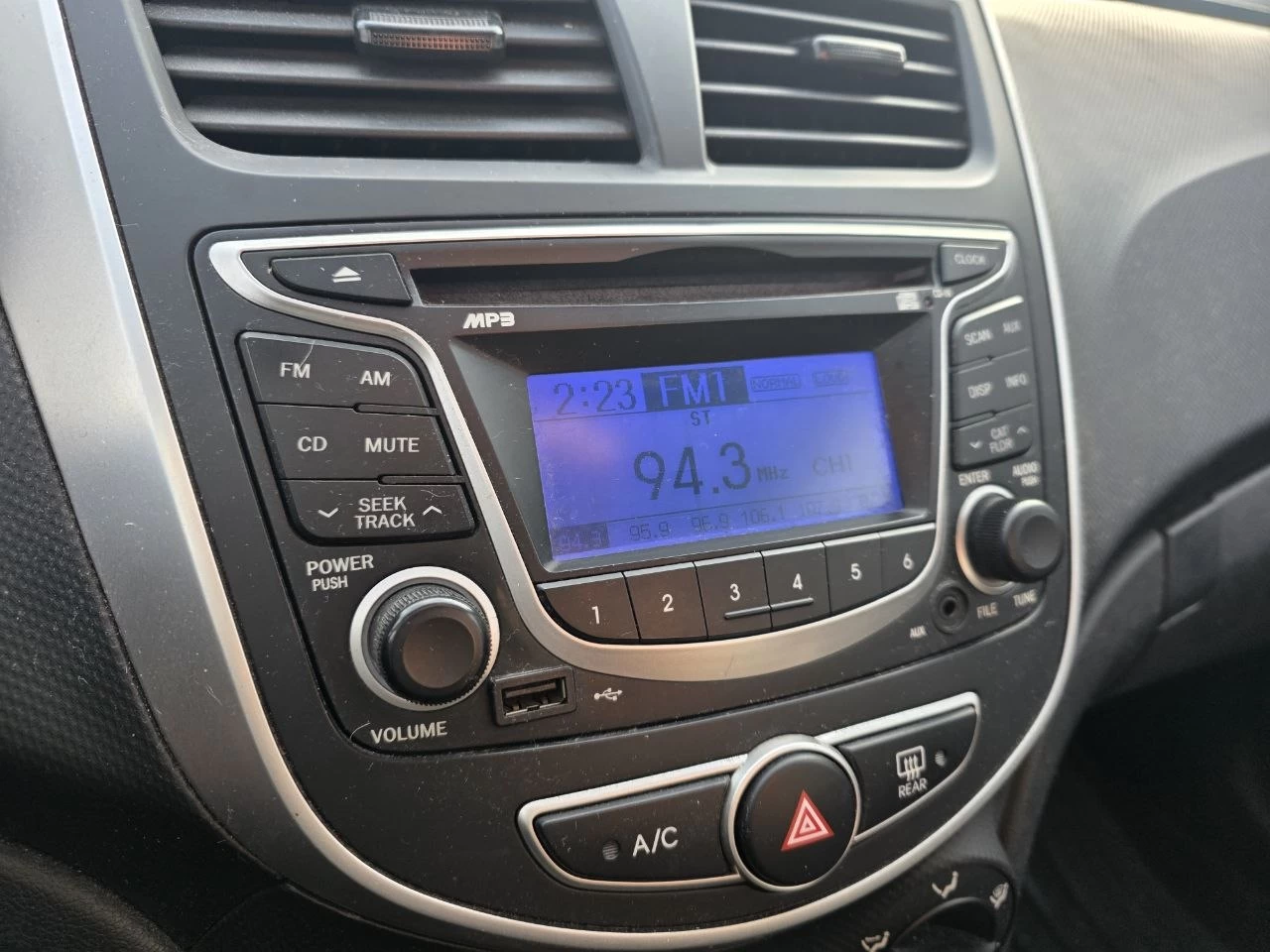 2012 Hyundai Accent GL Image principale