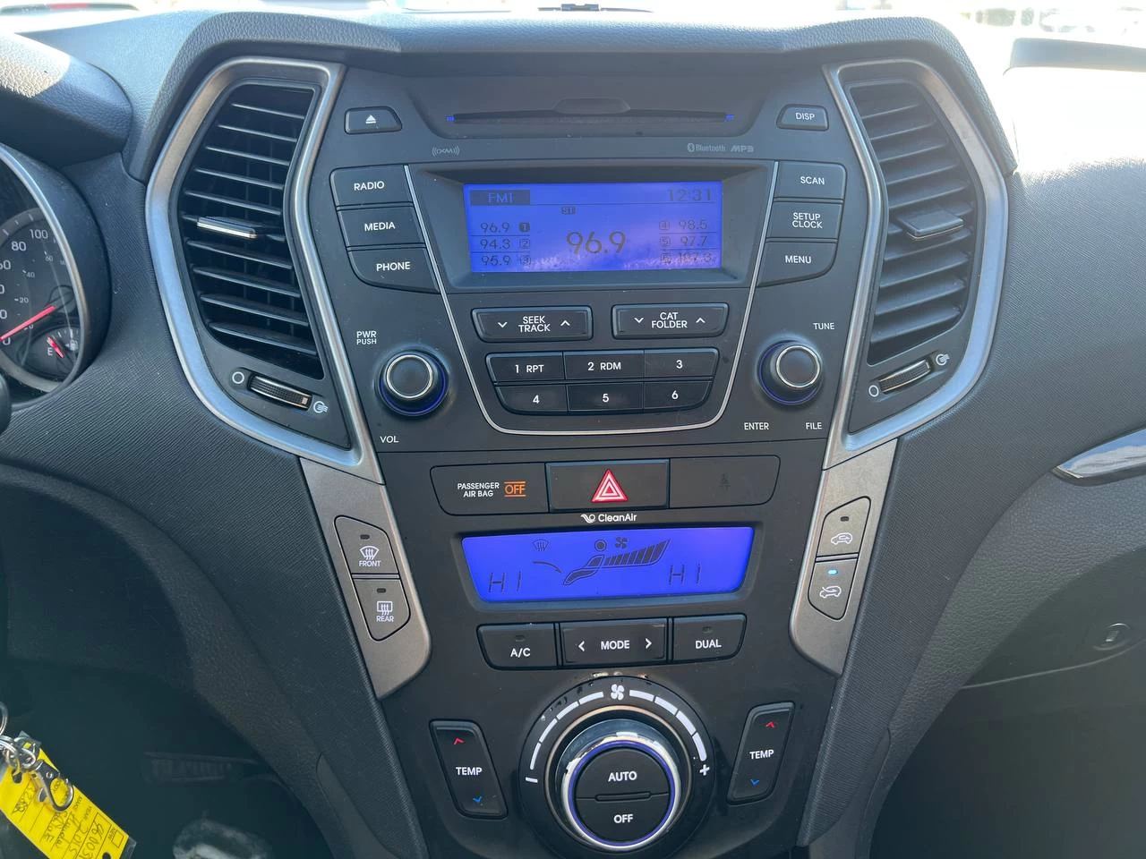 2015 Hyundai Santa Fe Sport Premium**AWD**Jamais Accidente**SIEGES CHAUFFNATS AVANT ET ARRIERE**VOLANT CHAUFFNATS**MAGS** Main Image