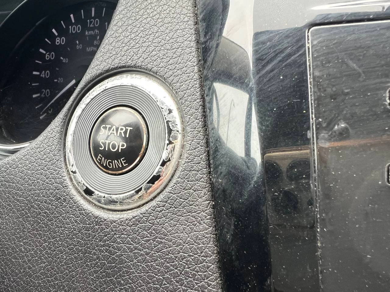 2015 Nissan Rogue SV**AWD**CERTIFIÉ Par la SAAQ**TOIT PANORAMIQUE**CAMERA DE RECULE**SIEGES CHAUFFANTS** Image principale