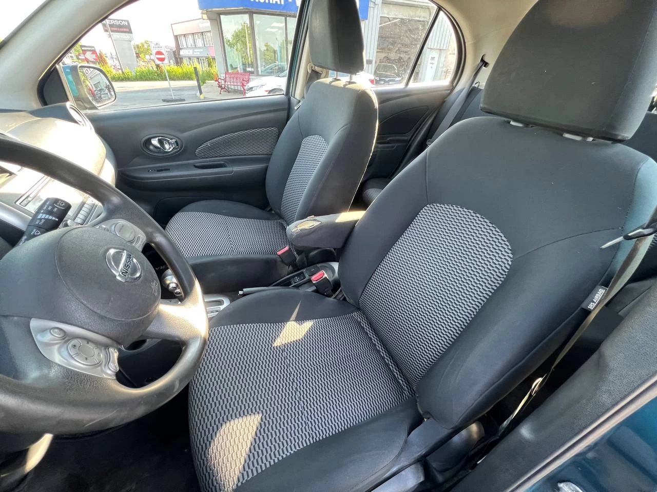 2015 Nissan Micra SV**CAMERA DE RECUL**SIEGES CHAUFFANTS**REG DU VITESSE*** Image principale