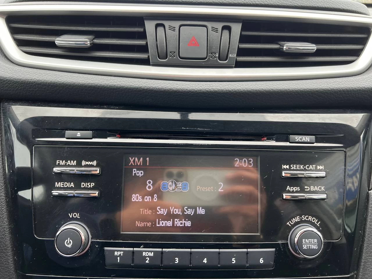 2015 Nissan Rogue SV**AWD**SAAQ CERTIFIEE**Un Proprietaire**TOIT OUVRANT PANORAMIQUE**CAMERA DE RECULE**SIEGES CHAUFFNATS**Mags** Image principale