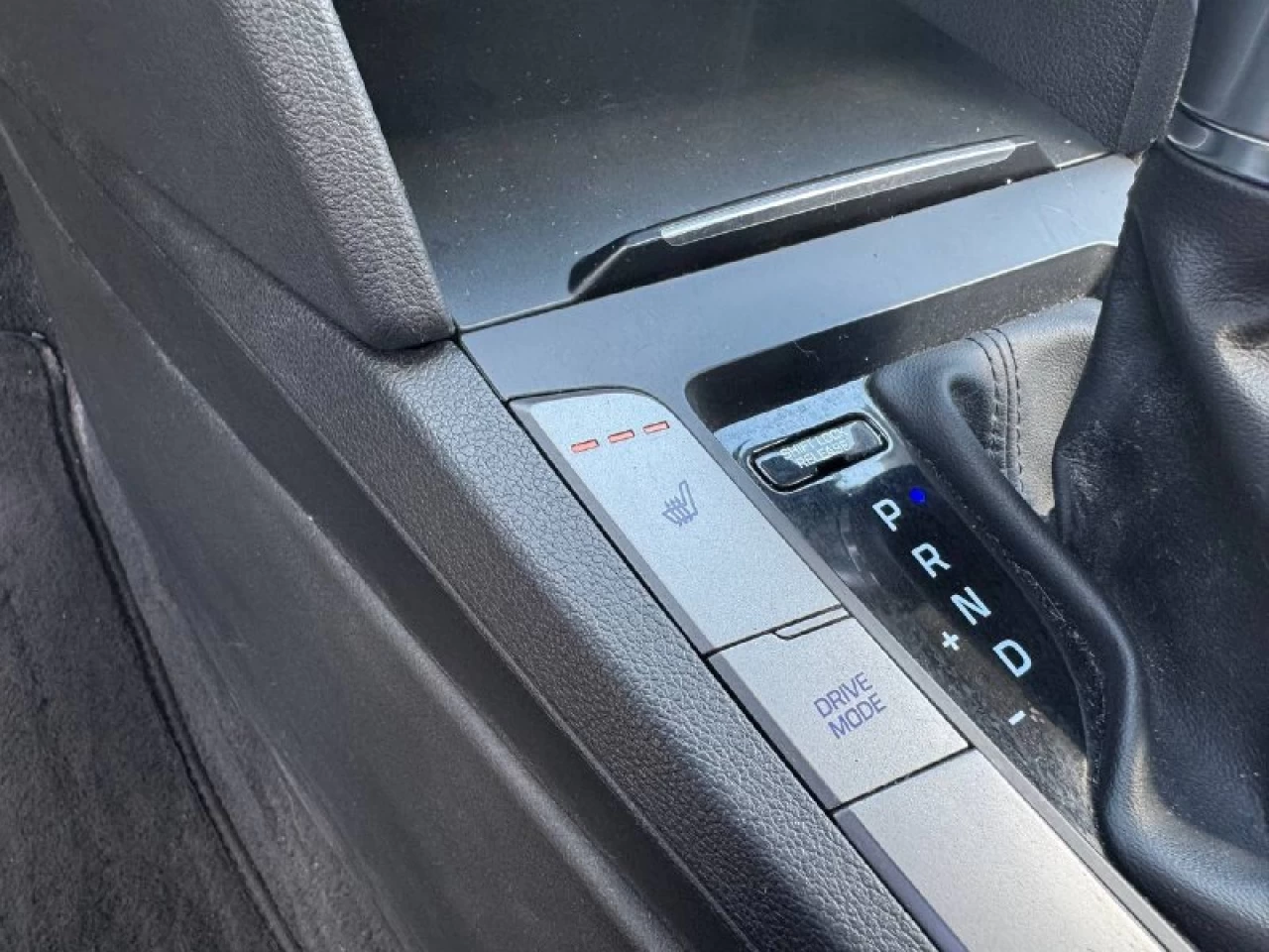 2017 Hyundai Elantra LE **SIÈGES CHAUFFANTS**BLUETOOTH**SELECTEUR DE MODES DE CONDUITE**ÉCONOMIQUE** Financement 1Ère, 2e et 3e chance !! 100% ApprouvÉ Image principale