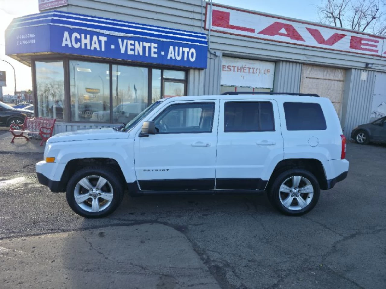 2014 Jeep Patriot **NORTH EDITION**JAMAIS ACCIDENTEE**4X4**SIEGES CHAUFFANTS**MAGS**EN SPECIAL** Image principale