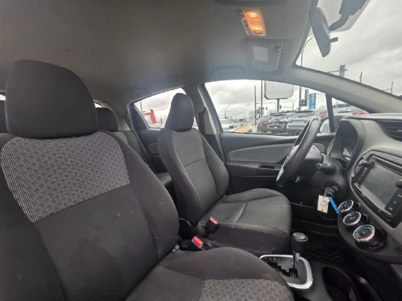 2016 Toyota Yaris LE**Jamais Accidente** Image principale