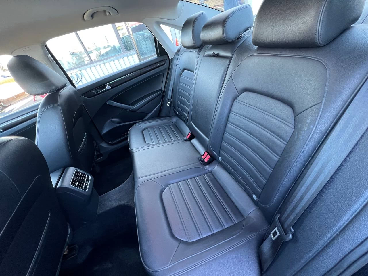2013 Volkswagen Passat Comfortline**TOIT OUVRANT**MAGS**CUIR**SIEGES CHAUFFANTS** Image principale