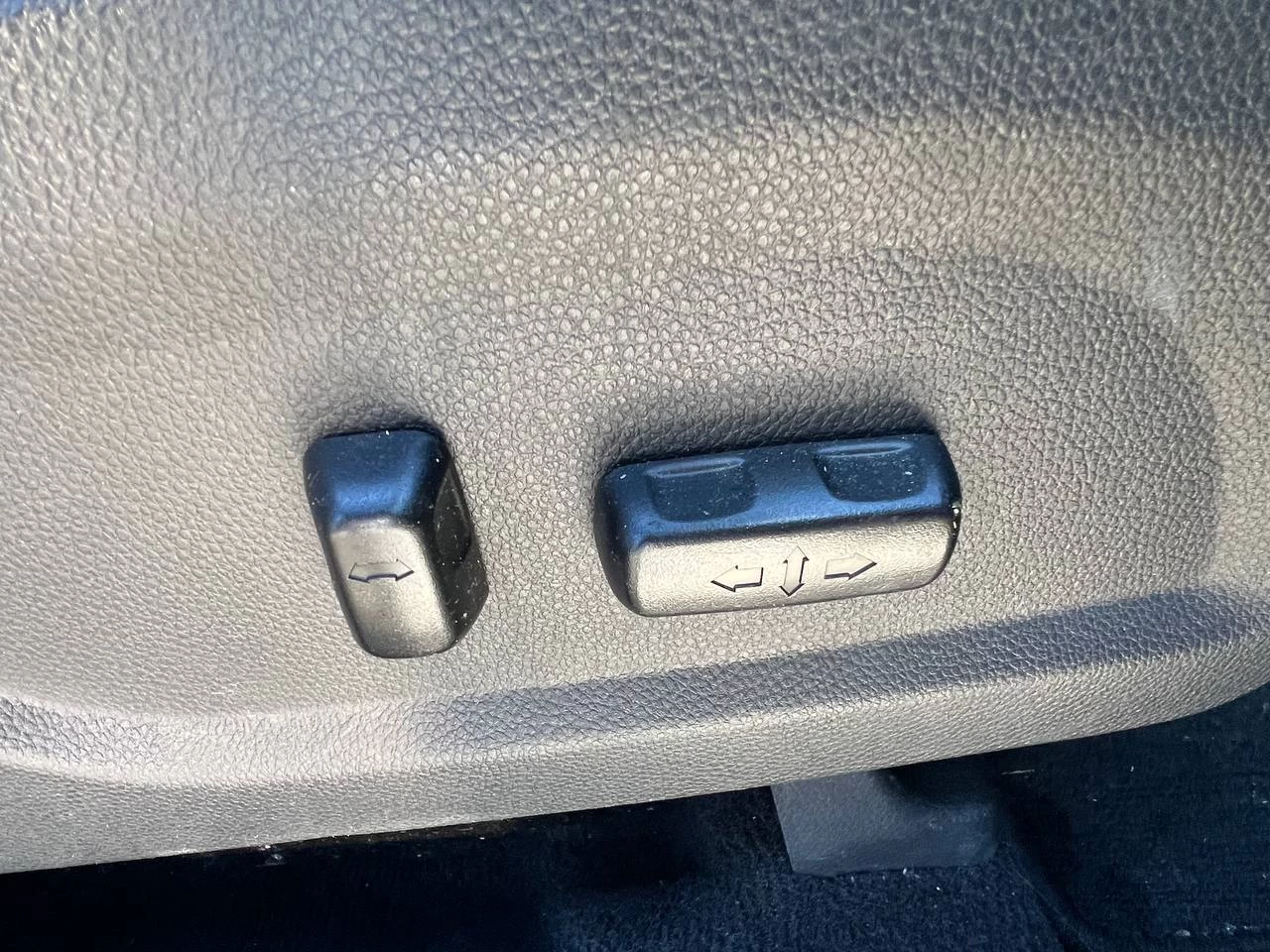 2017 Hyundai Santa Fe Sport Limited**AWD**TOIT OUVRANT PANORAMIQUE**SIEGE EN CUIR**CAMERA DE RECUL**SIEGES CHAUFFNATS AVANT ET ARRIERE**Siege Ventile**Volant Chauffant**Alerte d'angle Mort**MAGS** Image principale