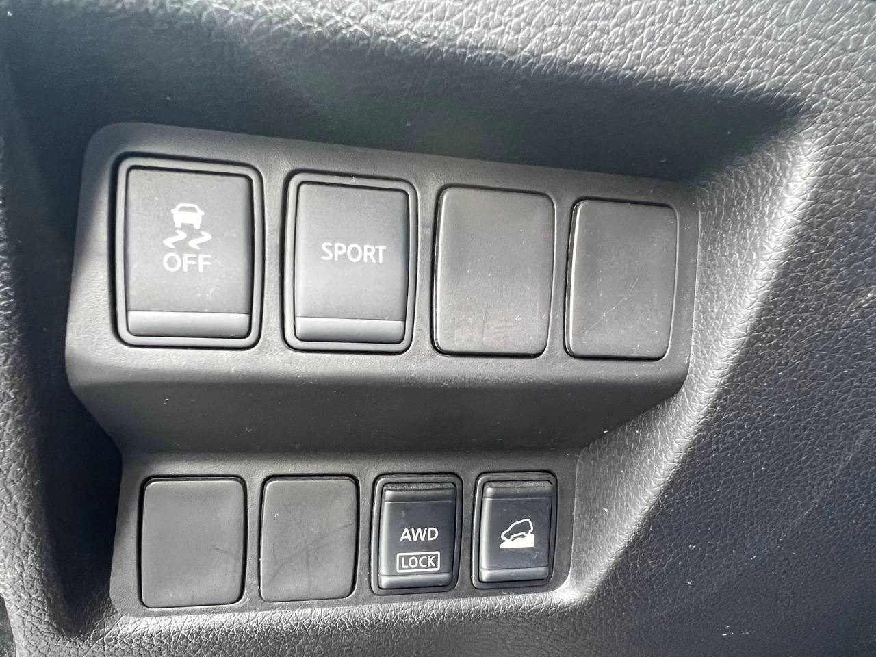 2014 Nissan Rogue SV**AWD**JAMAIS ACCIDENTEE**SAAQ CERTIFIEE**TOIT PANORAMIQUE**CAMERA DE RECUL**SIEGES CHAUFFANTS**MAGS** Image principale
