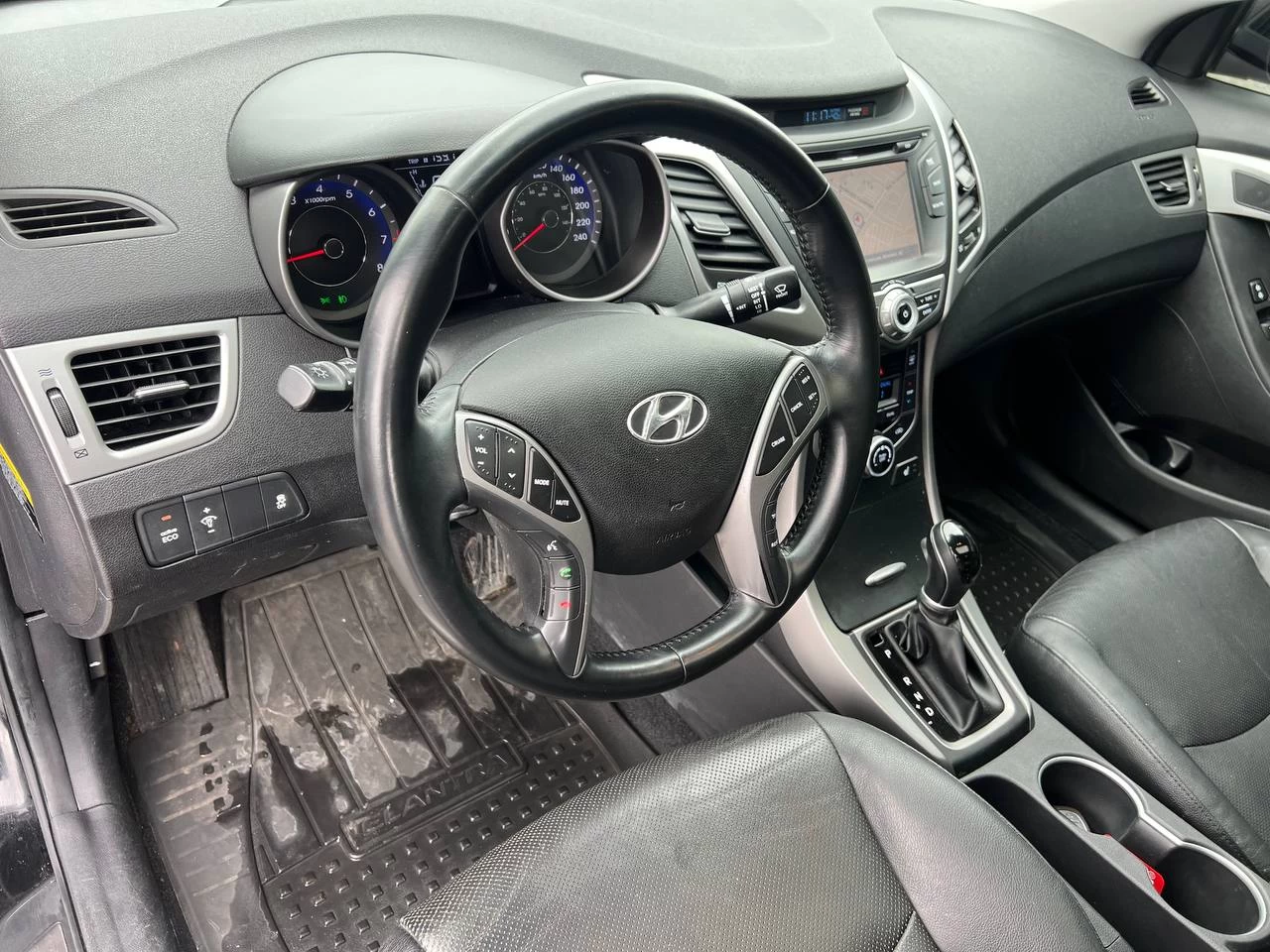 2015 Hyundai Elantra Limited**SAAQ CERTIFIEE**Toit Ouvrant**CamÉra de Recul**SIEGES EN CUIR**Navigation**SIEGES CHAUFFANTS Avant et ArriÈre**DÉmarrage À distance**MAGS** Image principale