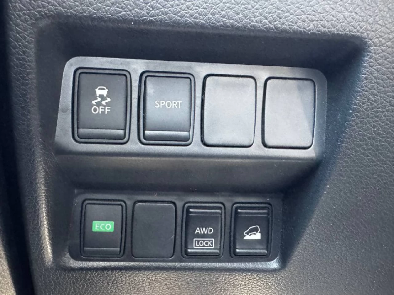 2016 Nissan Rogue SV**AWD**CAMERA DE RECULE**SIEGES CHAUFFNATS**MAGS**SIEGES ELECTRIC** Main Image
