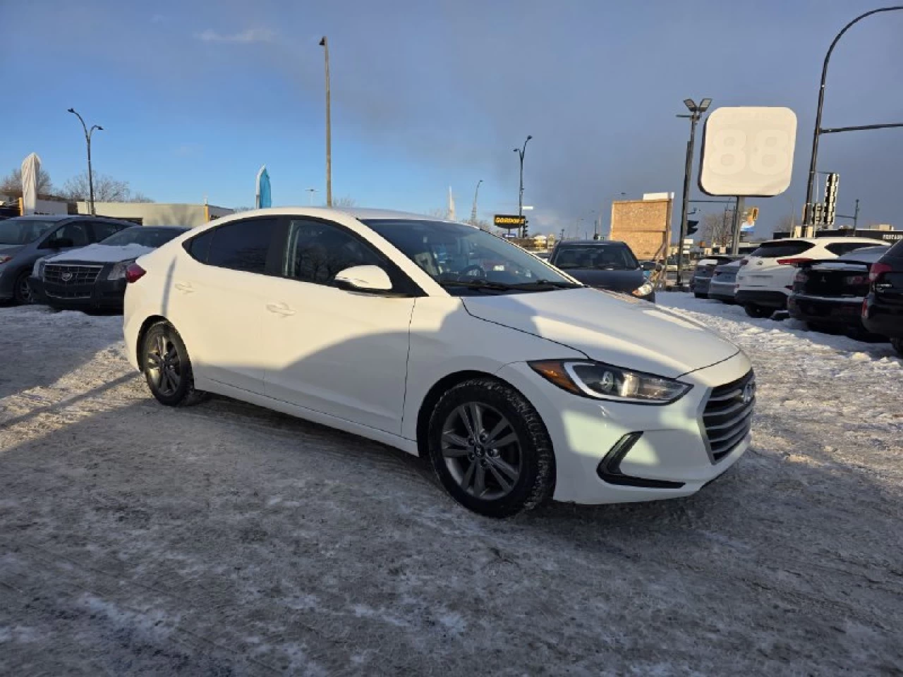 2018 Hyundai Elantra **GL**CAMERA DE RECUL**ANGLE MORT**SIEGES CHAUFFANTS**MAGS**Financement 1Ère, 2e et 3e chance !!! 100% ApprouvÉ !! Image principale