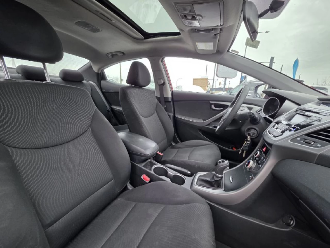 2015 Hyundai Elantra **Sport**GLS**TOIT OUVRANT**SIEGES CHAUFFANTS**MAGS** Main Image