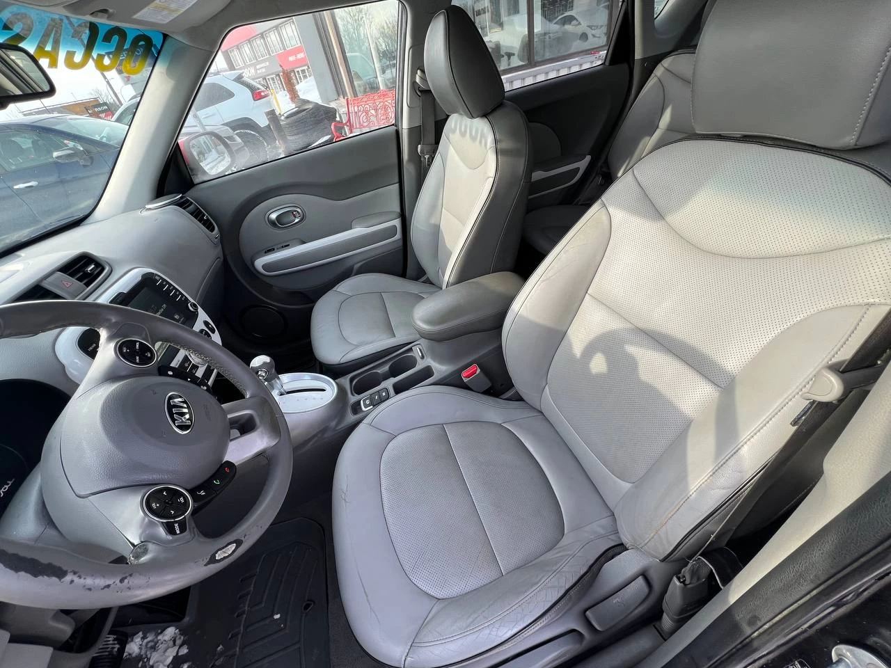 2016 Kia Soul EV Luxury**Jamais Accidentee**NAVIGATION**CUIR**SIEGES CHAUFFANTS AVANT ET ARRIERE**SIEGES FROIDS**VOLANT CHAUFFANT**MAGS** Main Image