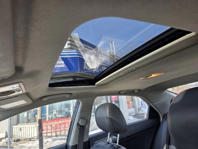 Kia Forte **SX**JAMAIS ACCIDENTEE**CUIR**TOIT OUVRANT**SIEGES CHAUFFANTS**EN SPECIAL 2011